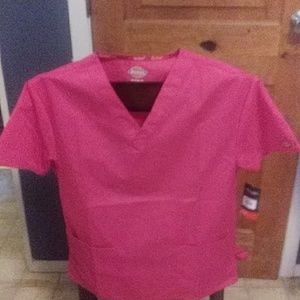 Dickies small scrub top
